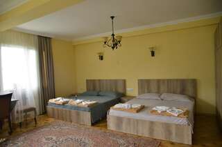 Отели типа «постель и завтрак» Mount Villa Kvariati Квариати Семейный номер с видом на море-5